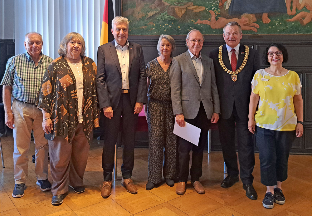 Ehrenbrief Land Hessen 2025 Marburger Bürgermeister verleiht ehrenbrief