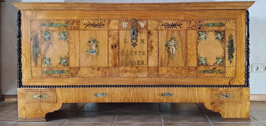 Truhe von 1886, Raum Gladenbach Truhe von 1886, Raum Gladenbach