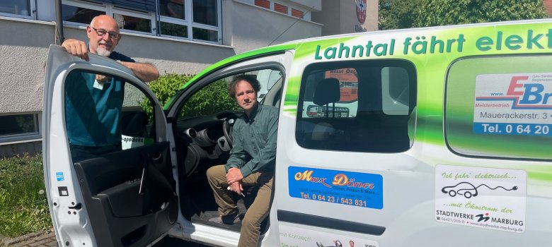 Mit Robert Graf und Stellvertreter: Manuel Fränzke am Auto